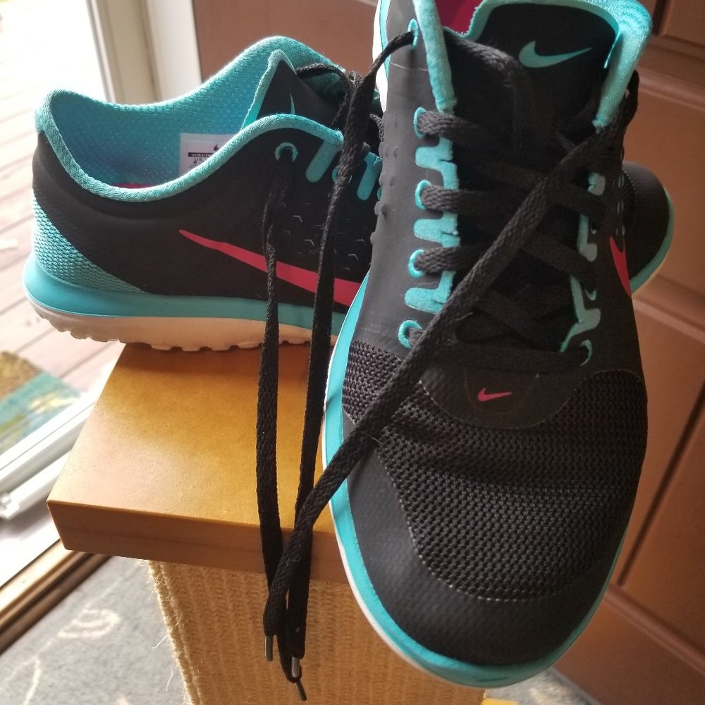 Nike FS Lite Run Size 8.5 Running Shoes For Women